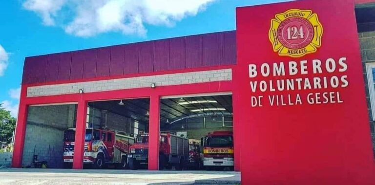 JORNADA DE RCP EN LA CASA DE LA CULTURA DE MAR AZUL JUNTO A LOS BOMBEROS VOLUNTARIOS