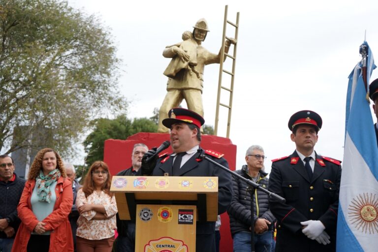 BOMBEROS VOLUNTARIOS CELEBRARON SU DÍA CON LA COMUNIDAD