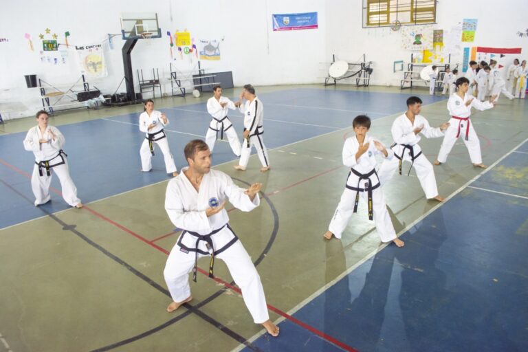 SE REALIZÓ UNA MASTER CLASS DE TAEKWONDO EN EL POLIDEPORTIVO