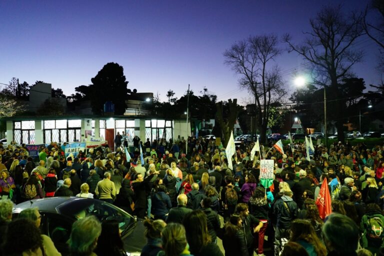 VILLA GESELL MARCHÓ EN DEFENSA DE LA UNIVERSIDAD PÚBLICA