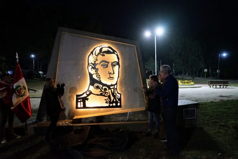 Homenaje al libertador San Martín en la ciudad Villa Gesell