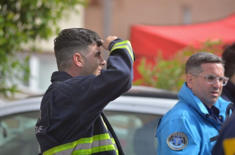 MÁS DE 100 BOMBEROS GESELINOS SEGUIRÁN TRABAJANDO EN LA ZONA DEL DERRUMBE